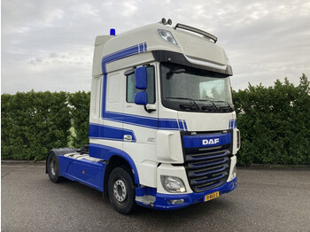 Vetopöytäauto DAF XF 440