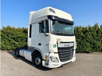 Vetopöytäauto DAF XF 460