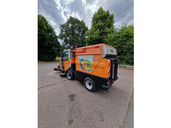 Lakaisukone teollisuuteen Bucher Kehrmaschine BUCHER-GUYER Kehrmaschine EG 4.500 kg Diesel Topzustand: kuva Lakaisukone teollisuuteen Bucher Kehrmaschine BUCHER-GUYER Kehrmaschine EG 4.500 kg Diesel Topzustand