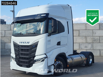 Vetopöytäauto IVECO S-WAY