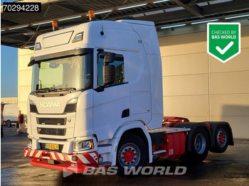 Vetopöytäauto SCANIA R 500