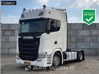 Vetopöytäauto SCANIA S 450