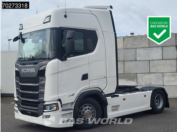 Vetopöytäauto SCANIA S