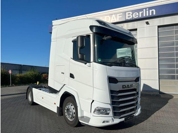 Vetopöytäauto DAF XG 480