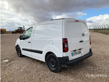 Pieni pakettiauto 2018 Peugeot Partner BlueHDI L1 Confort Cargo Van: kuva Pieni pakettiauto 2018 Peugeot Partner BlueHDI L1 Confort Cargo Van Pieni pakettiauto 2018 Peugeot Partner BlueHDI L1 Confort Cargo Van: kuva Pieni pakettiauto 2018 Peugeot Partner BlueHDI L1 Confort Cargo Van