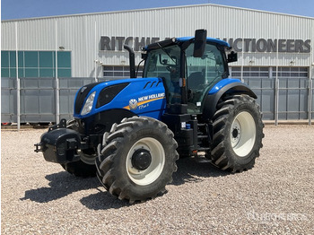Traktori NEW HOLLAND T7