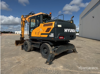 Pyöräalustainen kaivinkone HYUNDAI