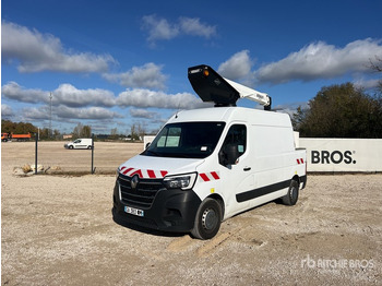 Itsekulkevat henkilönostimet RENAULT Master