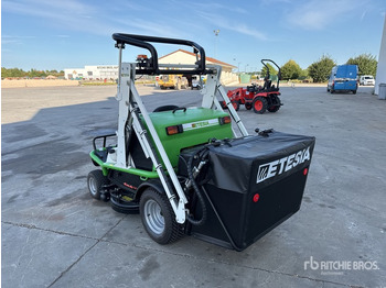 Ruohonleikkuri 2023 Etesia HYDRO 124 DX 4x4 Tondeuse Ventrale Lawn Mower: kuva Ruohonleikkuri 2023 Etesia HYDRO 124 DX 4x4 Tondeuse Ventrale Lawn Mower