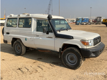 Maasturi/ Katumaasturi TOYOTA Land Cruiser
