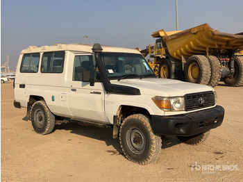 Maasturi/ Katumaasturi TOYOTA Land Cruiser