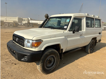 Maasturi/ Katumaasturi TOYOTA Land Cruiser