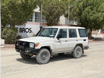 Maasturi/ Katumaasturi TOYOTA Land Cruiser