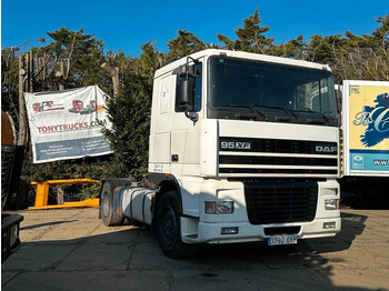 Vetopöytäauto DAF XF 95 380