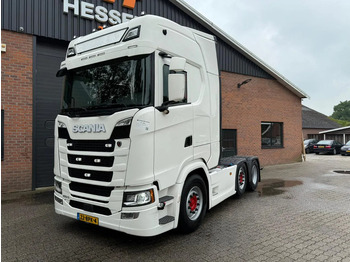 Vetopöytäauto SCANIA S 450