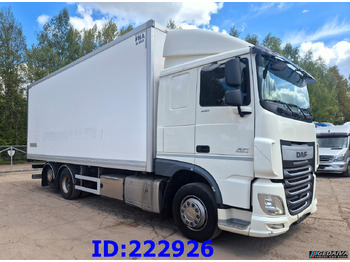 Isoterminen kuorma-auto DAF XF 106 440