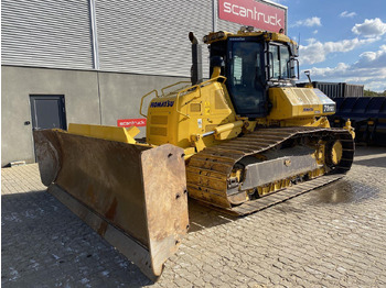 Puskutraktori KOMATSU