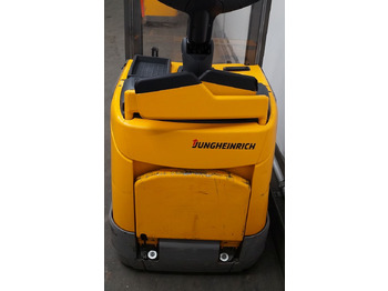 Pinoamistrukki Jungheinrich ERC215: kuva Pinoamistrukki Jungheinrich ERC215 Pinoamistrukki Jungheinrich ERC215: kuva Pinoamistrukki Jungheinrich ERC215