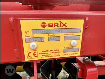 Uusi Jyrä - maanviljely Brix Twin 300/6: kuva Uusi Jyrä - maanviljely Brix Twin 300/6 Uusi Jyrä - maanviljely Brix Twin 300/6: kuva Uusi Jyrä - maanviljely Brix Twin 300/6