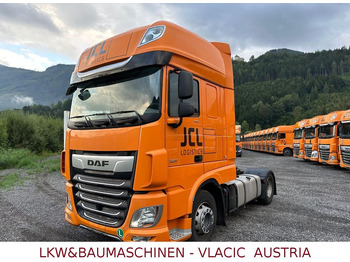 Vetopöytäauto DAF XF 450