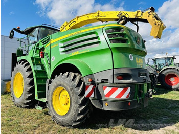 Traktori John Deere 8300: kuva Traktori John Deere 8300