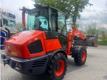 Pyöräkuormaaja KUBOTA R082