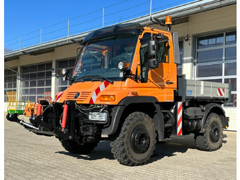 Kippiauto kuorma-auto UNIMOG U400