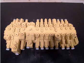 Uusi Hydrauliventtiili - Rakennuskoneet Case 31M9-18150: kuva Uusi Hydrauliventtiili - Rakennuskoneet Case 31M9-18150