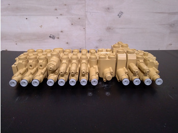 Uusi Hydrauliventtiili - Rakennuskoneet Case 31M9-18150: kuva Uusi Hydrauliventtiili - Rakennuskoneet Case 31M9-18150