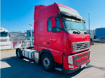Vetopöytäauto Volvo FH13 420 MEGA: kuva Vetopöytäauto Volvo FH13 420 MEGA