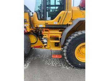 Pyöräkuormaaja Volvo L 60 H: kuva Pyöräkuormaaja Volvo L 60 H Pyöräkuormaaja Volvo L 60 H: kuva Pyöräkuormaaja Volvo L 60 H