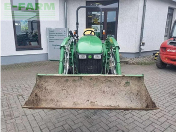 Traktori John Deere 3320 my11: kuva Traktori John Deere 3320 my11