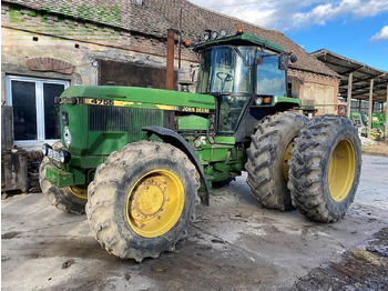 Traktori JOHN DEERE 4755