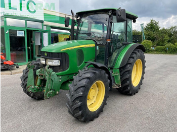 Traktori JOHN DEERE 5820