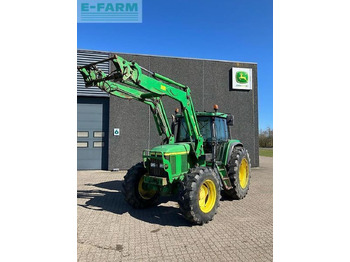 Traktori JOHN DEERE 6810