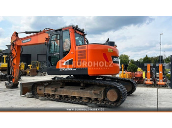 Telakaivukone Doosan Kettenbagger DX 235 LCR-5, hyd. SW OilQuick 70-55: kuva Telakaivukone Doosan Kettenbagger DX 235 LCR-5, hyd. SW OilQuick 70-55