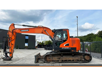Telakaivukone Doosan Kettenbagger DX 235 LCR-5, hyd. SW OilQuick 70-55: kuva Telakaivukone Doosan Kettenbagger DX 235 LCR-5, hyd. SW OilQuick 70-55
