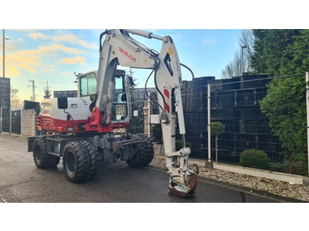 Pyöräalustainen kaivinkone TAKEUCHI