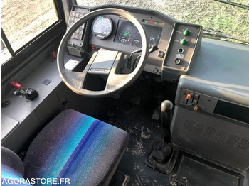 Koulubussi AUTOCAR RENAULT MEDIUM 36 PL: kuva Koulubussi AUTOCAR RENAULT MEDIUM 36 PL