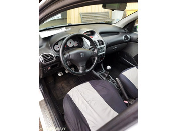 Henkilöauto PEUGEOT