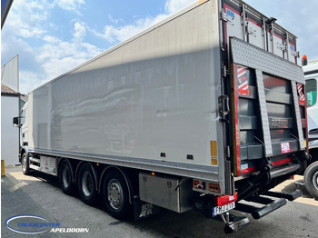 Refrigeraattori kuorma-auto Scania R410 Mitsubishi Multitemp 3 zone, 8x4, 2000 kg lift: kuva Refrigeraattori kuorma-auto Scania R410 Mitsubishi Multitemp 3 zone, 8x4, 2000 kg lift