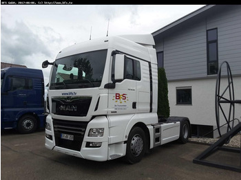 Vetopöytäauto MAN TGX 18.500