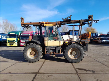 Traktori JCB