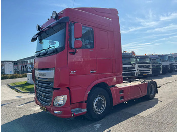 Vetopöytäauto DAF XF 440