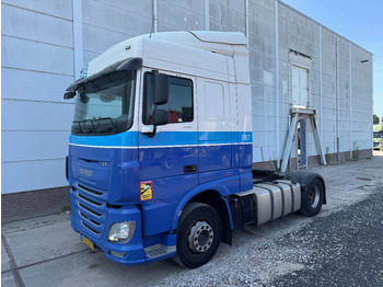 Vetopöytäauto DAF XF 440