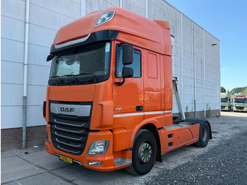 Vetopöytäauto DAF XF 450