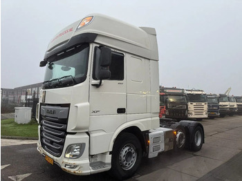 Vetopöytäauto DAF XF 450