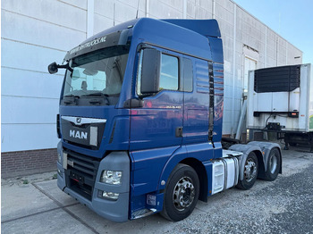 Vetopöytäauto MAN TGX 26.460