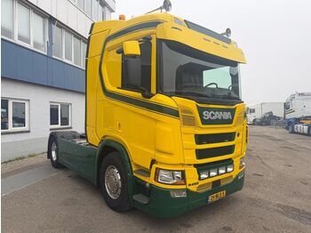 Vetopöytäauto SCANIA R 450