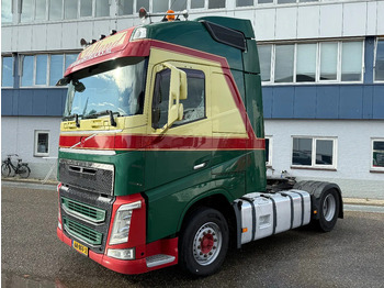 Vetopöytäauto VOLVO FH 460